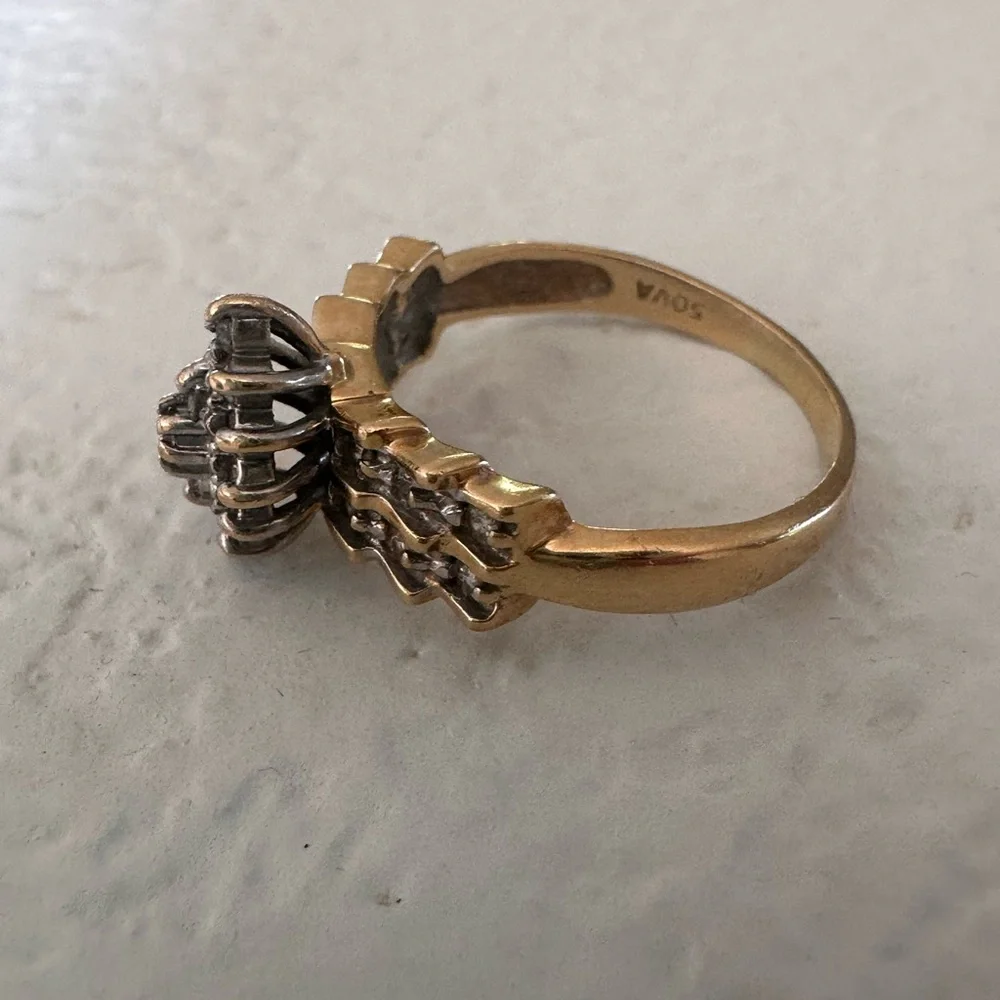 Beautiful 14k & .5 diamond vintage 80s cocktail ring - Picture 11 of 17